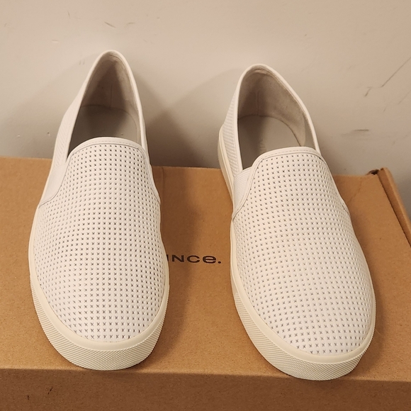 Like new - Vince Perforated white Leather Blair Sneaker 6.5 - Picture 2 of 11